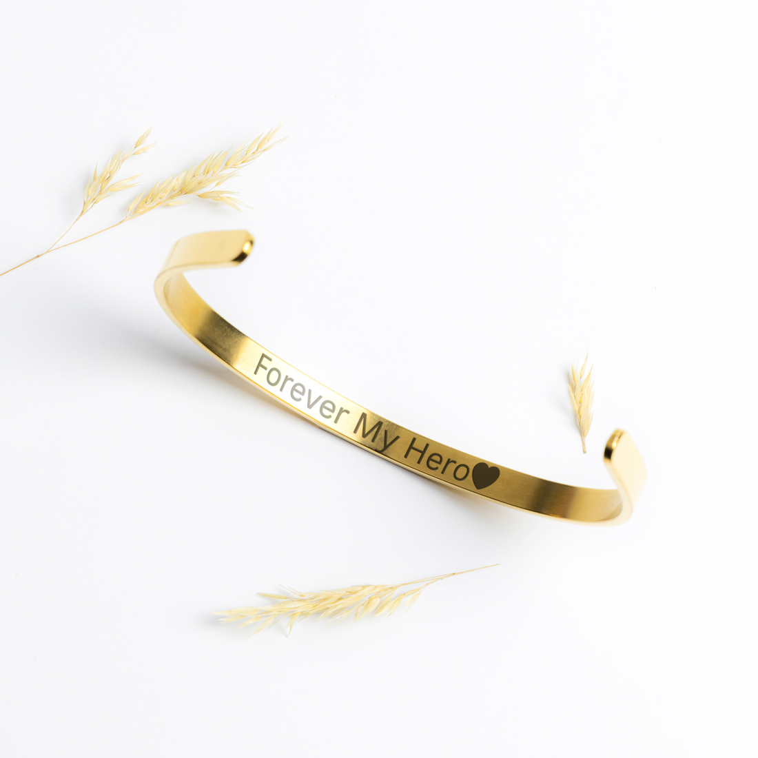 Celebrate_Christmas_with_Our_Custom_Engr_Rose_Gold_Lifestyle_02_Mockup.png