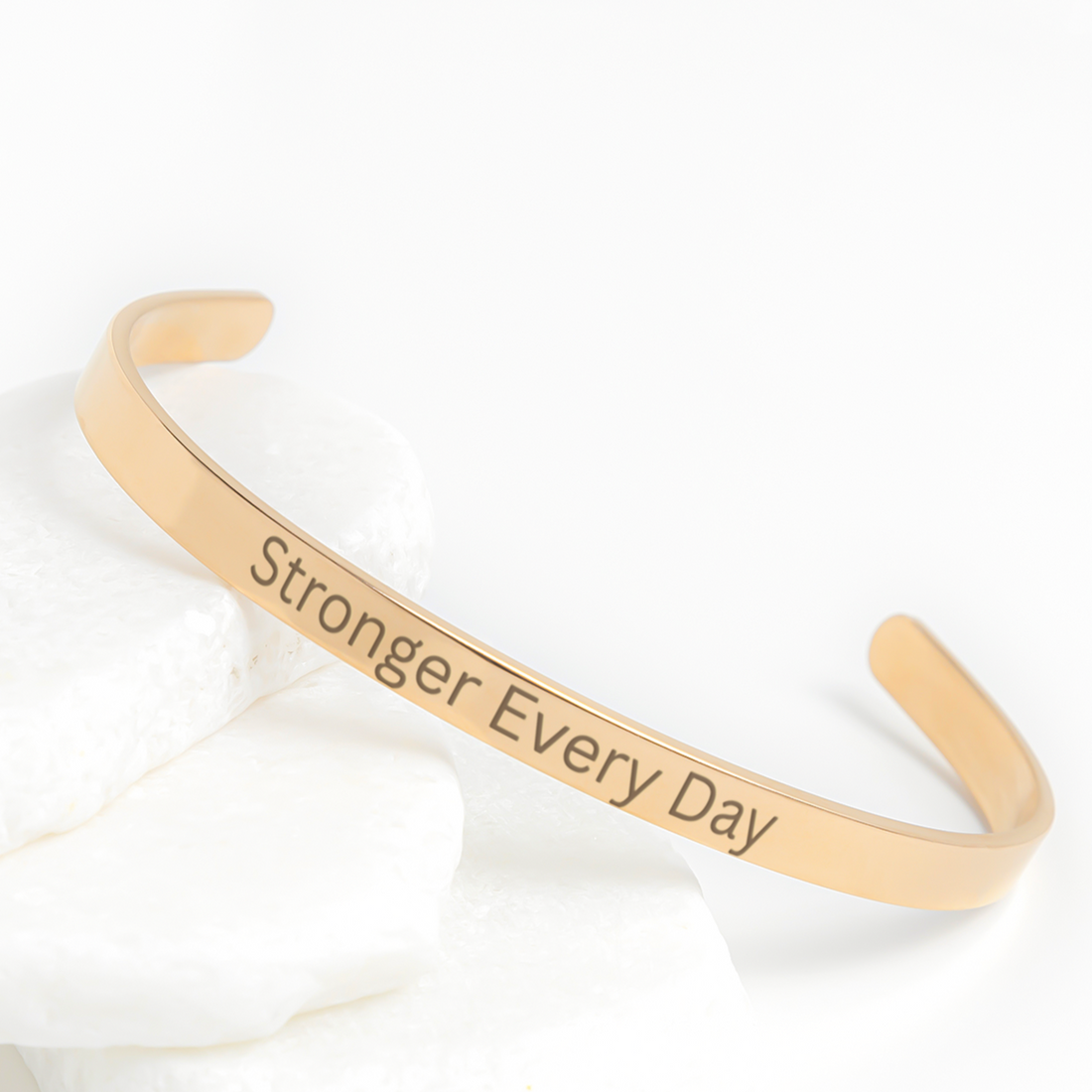 Custom_Fitness_Motivation_Cuff_Bracelet__Rose_Gold_Lifestyle_02_Mockup.png