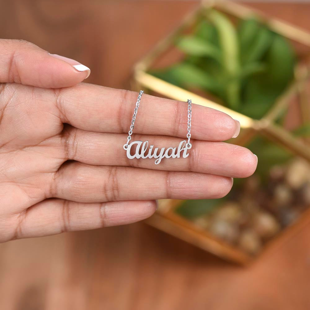 Personalized Name Necklace for Daughter – A Heartfelt and Meaningful Gift